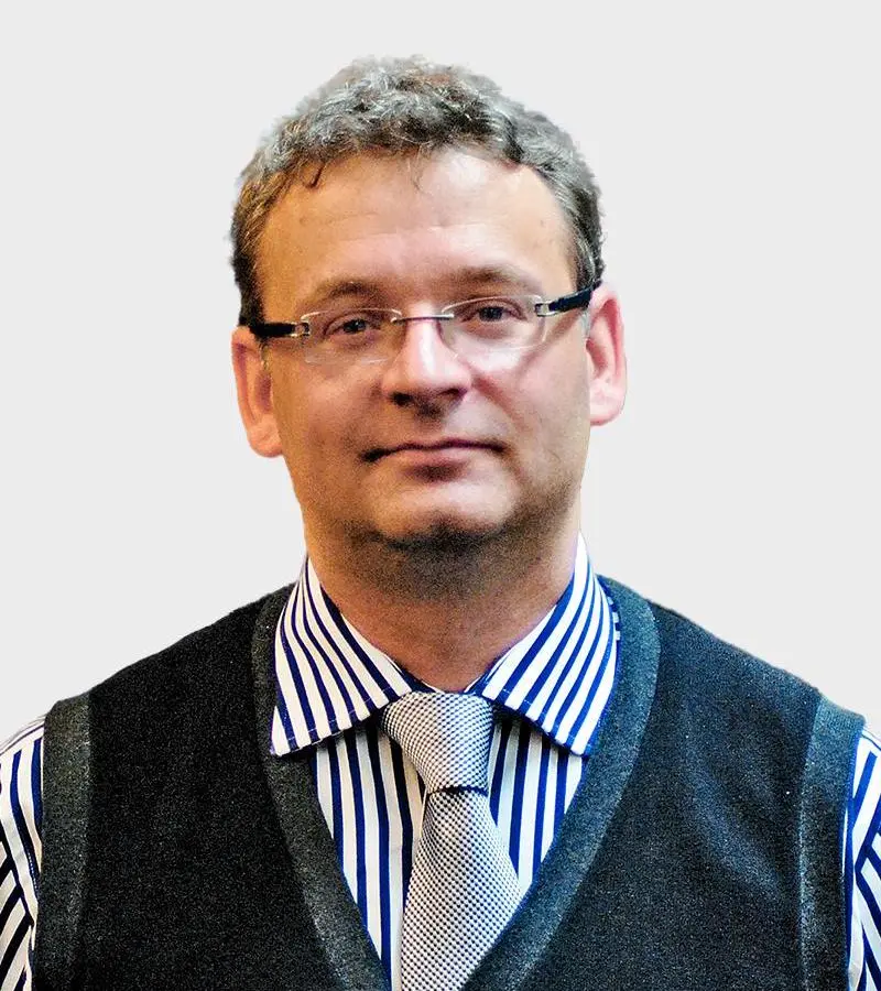 James Nixey (Джэймс Ніксі)