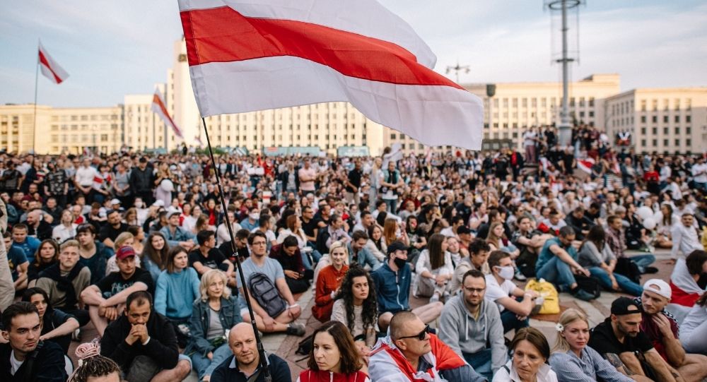 ЕС или Россия: кто и как завоюет любовь белорусского протеста