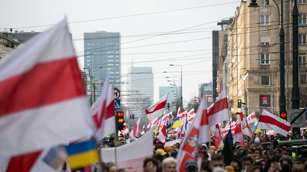 Имеет ли право на существование «Беларусь перадусім»?
